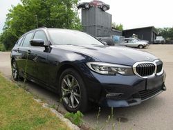 Blau Gebraucht 2022 BMW 320 Sport Line Kombi | 23.555 € (Superpreis)