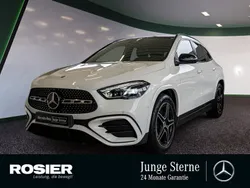 Weiss / polarweiß Gebraucht 2024 Mercedes GLA200 AMG SUV | 41.316 € (Fairer Preis)