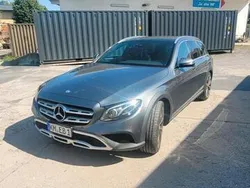 Grau Gebraucht 2017 Mercedes E220 All-Terrain Kombi | 19.999 €
