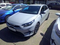 Grau Neu 2025 Kia Ceed Limousine | 23.990 € (Fairer Preis)