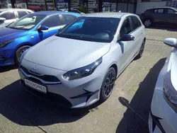 Grau Neu 2025 Kia Ceed Limousine | 23.600 € (Fairer Preis)