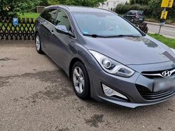 Grau Gebraucht 2012 Hyundai i40 Kombi | 8.000 € (Fairer Preis)