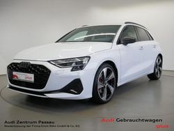Weiß (gletscherweiß) Gebraucht 2024 Audi A3 S-Line Limousine | 40.825 € (Teuer)