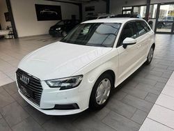 Weiß Gebraucht 2020 Audi A3 Sportback e-tron Basis Kleinwagen | 14.900 € (Fairer Preis)