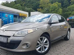 Braun Gebraucht 2009 Renault Mégane III Luxe Limousine | 4.750 €