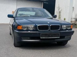 Grün Gebraucht 1999 BMW 740 Limousine | 6.850 €