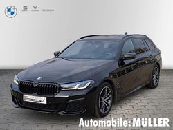 Black sapphire metallic Gebraucht 2021 BMW 520 M Sport Kombi | 35.889 € (Etwas zu teuer)