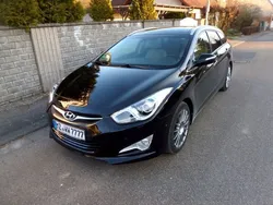 Schwarz metallic Gebraucht 2014 Hyundai i40 Premium Kombi | 15.000 € (Teuer)