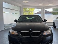 Schwarz Gebraucht 2012 BMW 318 Kombi | 3.500 €