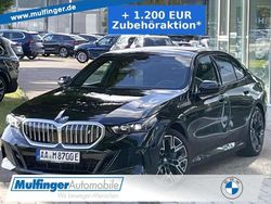 Saphirschwarz Gebraucht 2024 BMW i5 M Sport Limousine | 57.890 €