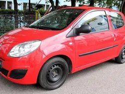 Rot Gebraucht 2007 Renault Twingo Authentique Kleinwagen | 1.999 € (Fairer Preis)