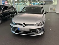 Silber Gebraucht 2024 VW Passat Business Kombi | 33.900 € (Guter Preis)
