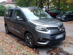 Grau Gebraucht 2021 Toyota Proace Verso City Kombi | 18.000 €