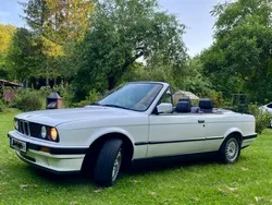 Weiß Gebraucht 1991 BMW 318 Cabriolet Sport Line Cabrio | 11.999 €