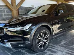 Schwarz Gebraucht 2017 Volvo V90 Pro Kombi | 28.000 € (Etwas zu teuer)