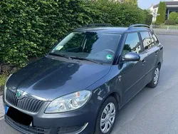 Grau Gebraucht 2011 Skoda Fabia Family Kombi | 5.500 €