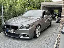 Grau Gebraucht 2014 BMW 525 Kombi | 17.700 €