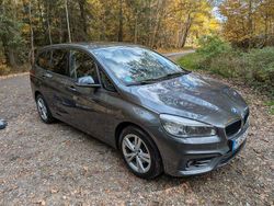 Grau Gebraucht 2016 BMW 216 Gran Tourer Van / Kleinbus | 10.999 € (Fairer Preis)