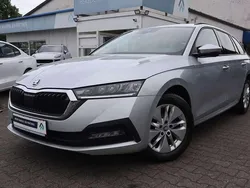 Brilliant silver metallic Gebraucht 2022 Skoda Octavia Ambition Kombi | 19.985 € (Guter Preis)