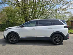Weiß Gebraucht 2018 Peugeot 5008 GT-line Van / Kleinbus | 20.999 € (Teuer)