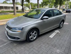 Silber Gebraucht 2013 VW Jetta Comfortline Limousine | 6.499 € (Guter Preis)