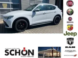 Weiß Gebraucht 2018 Alfa Romeo Stelvio Super SUV | 26.900 € (Teuer)
