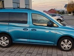 Blau Gebraucht 2022 VW Caddy California Van / Kleinbus | 25.900 € (Guter Preis)