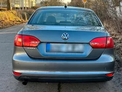 Grau Gebraucht 2011 VW Jetta Limousine | 3.800 € (Guter Preis)