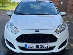 Weiß Gebraucht 2016 Ford Fiesta Trend Kleinwagen | 4.800 € (Fairer Preis)