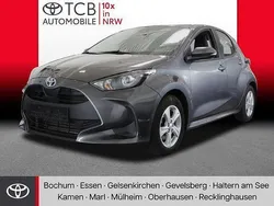 Grau Gebraucht 2022 Toyota Yaris Hybrid Business Edition Kleinwagen | 19.489 € (Fairer Preis)