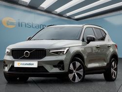Grün Gebraucht 2023 Volvo XC40 SUV | 39.849 € (Etwas zu teuer)