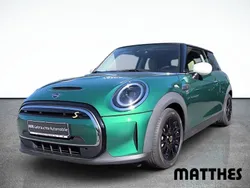 Gruen Gebraucht 2021 Mini Cooper SE Classic Kleinwagen | 15.750 € (Fairer Preis)