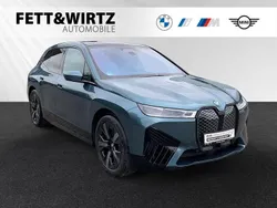 Blau Gebraucht 2024 BMW iX Sport Line SUV | 75.990 € (Etwas zu teuer)