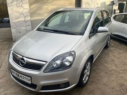 Silber Gebraucht 2007 Opel Zafira Edition Van / Kleinbus | 4.100 € (Etwas zu teuer)