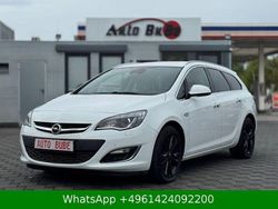 Weiss Gebraucht 2013 Opel Astra Limousine | 4.950 € (Fairer Preis)