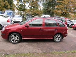 Rot Gebraucht 2005 Skoda Fabia Kleinwagen | 1.490 € (Superpreis)