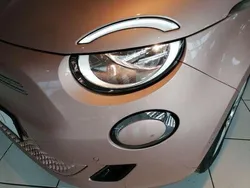 Gold metallic Gebraucht 2024 Fiat 500e | 34.890 €