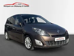 Braun Gebraucht 2011 Renault Scénic III Van / Kleinbus | 4.990 € (Fairer Preis)