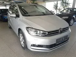 Reflexsilber Gebraucht 2021 VW Touran Comfortline Van / Kleinbus | 26.450 € (Guter Preis)
