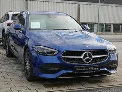 Metalliclack spektralblau Gebraucht 2024 Mercedes C180 Avantgarde Kombi | 33.779 € (Superpreis)