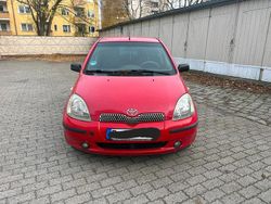 Rot Gebraucht 2001 Toyota Yaris Kleinwagen | 2.590 € (Fairer Preis)