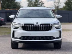 Weiss Neu 2025 Skoda Kodiaq Selection SUV | 47.005 € (Etwas zu teuer)