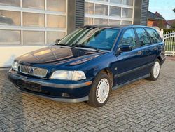 Blau Gebraucht 2000 Volvo V40 Limousine | 690 € (Fairer Preis)