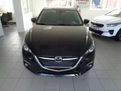Schwarz Gebraucht 2016 Mazda 3 Center-Line Kleinwagen | 9.900 € (Guter Preis)