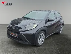 Schwarz Gebraucht 2024 Toyota Matrix X-play Kleinwagen | 15.680 €