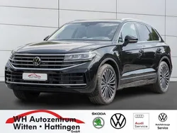 Grenadillschwarz metallic Gebraucht 2023 VW Touareg Elegance SUV | 63.404 € (Guter Preis)