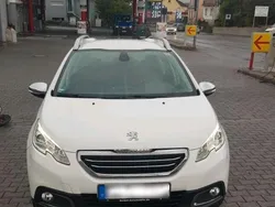Weiß Gebraucht 2015 Peugeot 2008 Allure SUV | 5.800 € (Fairer Preis)