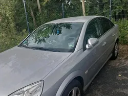 Silber Gebraucht 2006 Opel Vectra Limousine | 2.500 €