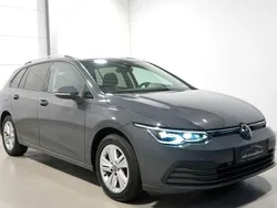 Grau Gebraucht 2021 VW Golf VIII Life Kombi | 22.980 € (Fairer Preis)