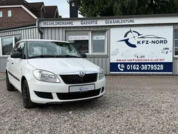 Weiß Gebraucht 2011 Skoda Fabia Special Limousine | 3.490 € (Fairer Preis)